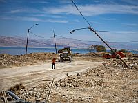 Проезд по 90-й трассе и подъезд к Мертвому морю с севера перекрыты из-за камнепада