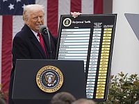 Трамп объявит о первом торговом соглашении после введения пошлин. NYT – с Великобританией