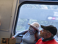 В Нью-Йорке ищут мужчину, совершившего сексуальные действия с телом бездомного в метро