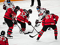 Чемпионат мира по хоккею. Разгромы сборных Казахстана и Латвии