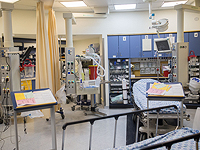 Трехлетний невакцинированный ребенок в тяжелом состоянии после заражения корью