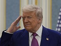 Дональд Трамп пообещал снять санкции с Сирии