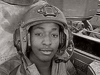 Сержант Элишай Юнг из общины 