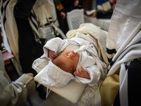 Полиция Бельгии провела обыски у специалистов по обрезанию