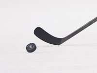 За рулем автомобиля умер известный российский хоккеист