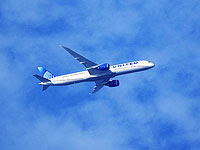 Самолеты Гавайи-Калифорния были перенаправлены из-за угрозы взрыва и надписи на зеркале