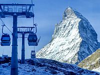 В швейцарских Альпах найдены тела пяти погибших лыжников