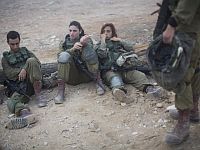 Начгенштаба прекратил курс пехотинцев-водительниц, девушки получат новое назначение