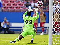 Гол бывшего форварда 