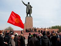 В Оше демонтирован самый высокий в Центральной Азии памятник Ленину