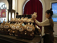 Китай запретил банкам заманивать клиентов популярными куклами Лабубу