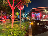 В Тель-Авиве столкнулись легковушка и автобус, один из пострадавших в тяжелом состоянии