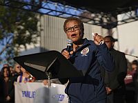 Мэр Лос-Анджелеса объявила о введении комендантского часа в центре города