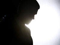 Израильские психологи показали, что негативный контекст события усиливает симптомы депрессии