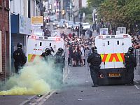 Погромы в Северной Ирландии, десятки пострадавших полицейских