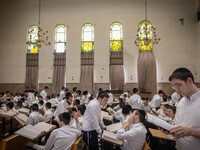 После удара по Ирану: закрытие религиозных учебных заведений и ограничение молитв