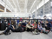 Резервисты, старшеклассники, религиозные: сотни израильтян застряли за рубежом