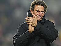 Главным тренером 