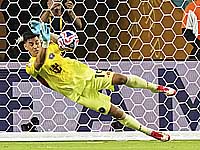 Лучший игрок стартового матча клубного чемпионата мира - Оскар Устари, отразивший пенальти