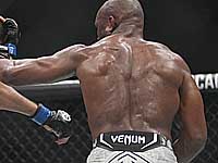 UFC. Победы экс-чемпионов Усмана и Намаюнас