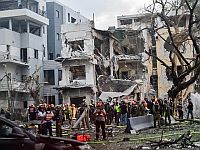 Последствия ракетного обстрела из Ирана: пять погибших, более 100 пострадавших