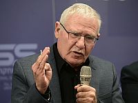 Амос Ядлин с секретаршей вернулись в Израиль на самолете ЦАХАЛа: 