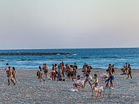 О возможности купания на пляжах в Израиле: высокая вероятность обстрелов, много медуз