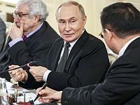 Путин заявил, что готов встретиться с Зеленским, но не считает его легитимным