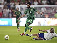 Американцы победили сборную Саудовской Аравии и вышли в четвертьфинал Золотого кубка