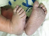 Рожениц и новорожденных будут выписывать через 12 часов после родов