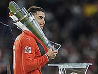 Зарплата Криштиану Роналду по новому контракту - 550 тысяч евро в день