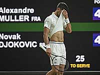 Джокович вышел во второй круг Уимблдона. Неожиданное поражение Зверева