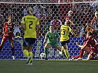 Победы немок и шведок. Результаты матчей чемпионата Европы по футболу