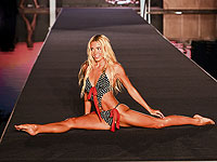 Мускулистая красота: от Нью-Йорка до Майами – шоу Sports Illustrated Swimsuit