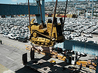 Израиль получил из США большую партию военных бульдозеров D9