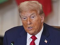 Трамп объявил о введении пошлин 15-25% для большинства стран-партнеров и 35% для Канады