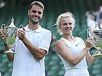 Победители Уимблдона в смешанном разряде Сэм Вербек и Катерина Синякова