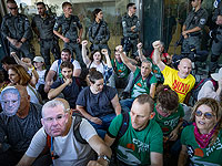 Радикальные противники увольнения юрсоветницы забаррикадировались в министерстве юстиции