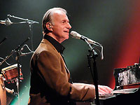 Мати Каспи объявил сбор средств на лечение от рака