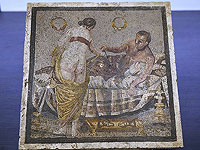 В Помпеи возвращена эротическая мозаика, вывезенная в Германию во время Второй Мировой войны