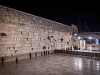 Возле Стены Плача в Иерусалиме из огнестрельного оружия ранена женщина