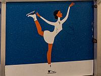 Женщина, упавшая гениталиями на коньки, требует от эйлатской арены 2.5 млн шекелей