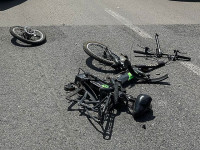 Молодой мужчина упал с электровелосипеда в Явне, он в тяжелом состоянии