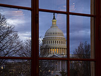 Сенат США отложил принятие закона о санкциях против России, предоставив Трампу свободу действий