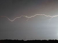 Ученые утверждают, что зафиксирована самая длинная вспышка молнии – 829 км