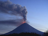 Вулканы Камчатки: активности, подобной нынешней, не было сотни лет. Фотогалерея