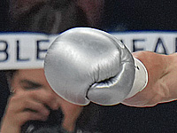 Японский боксер умер через 6 дней после титульного боя