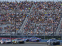 Гонщик NASCAR умер от сердечного приступа во время гонки