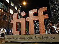 Неделя в кино: казус Торонто и мрачный дебют автора клипов Ноа Кирел