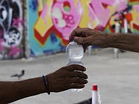 Помощь другим людям замедляет снижение когнитивных способностей